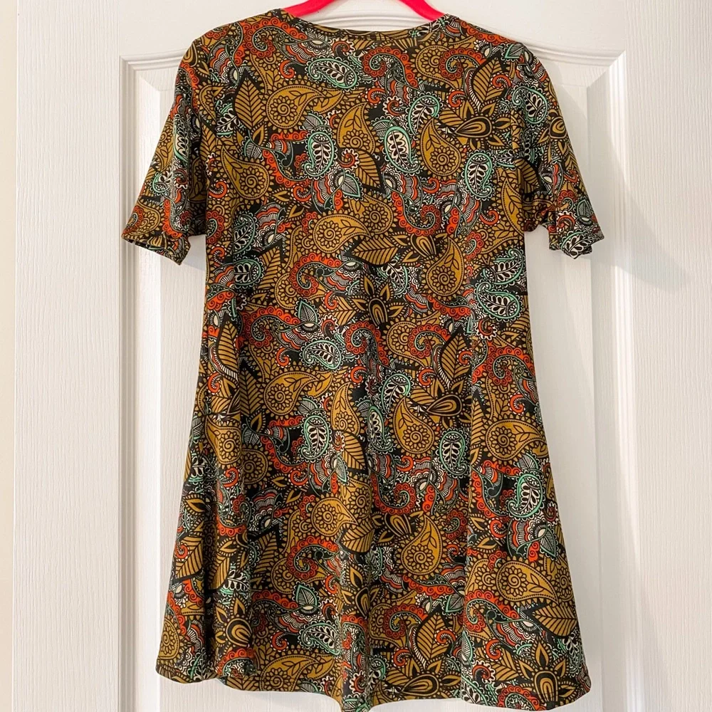 Lularoe Classic Tee - Picture 3 of 4